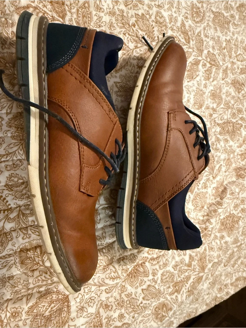 Men's Brown Casual Leather Lace-Up Shoes with Navy Accents